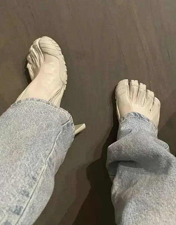 Modne botki damskie z odkrytym – Toe Sock Split recenzja i cena